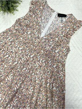 Know One Cares Floral Multi V-Neck Dress Women's Size L Summer Dress